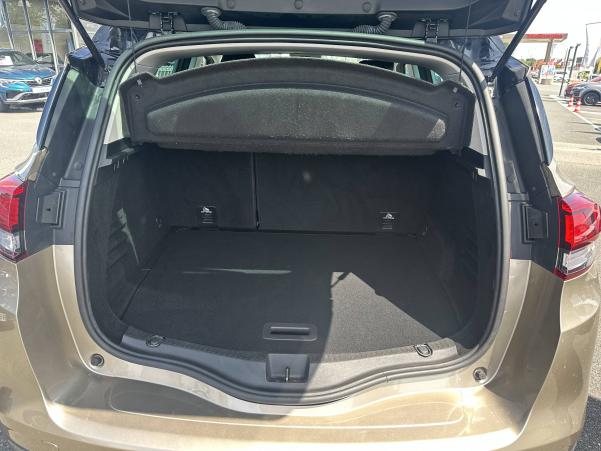 Vente en ligne Renault Scenic 4 Scenic Blue dCi 120 EDC au prix de 15 490 €