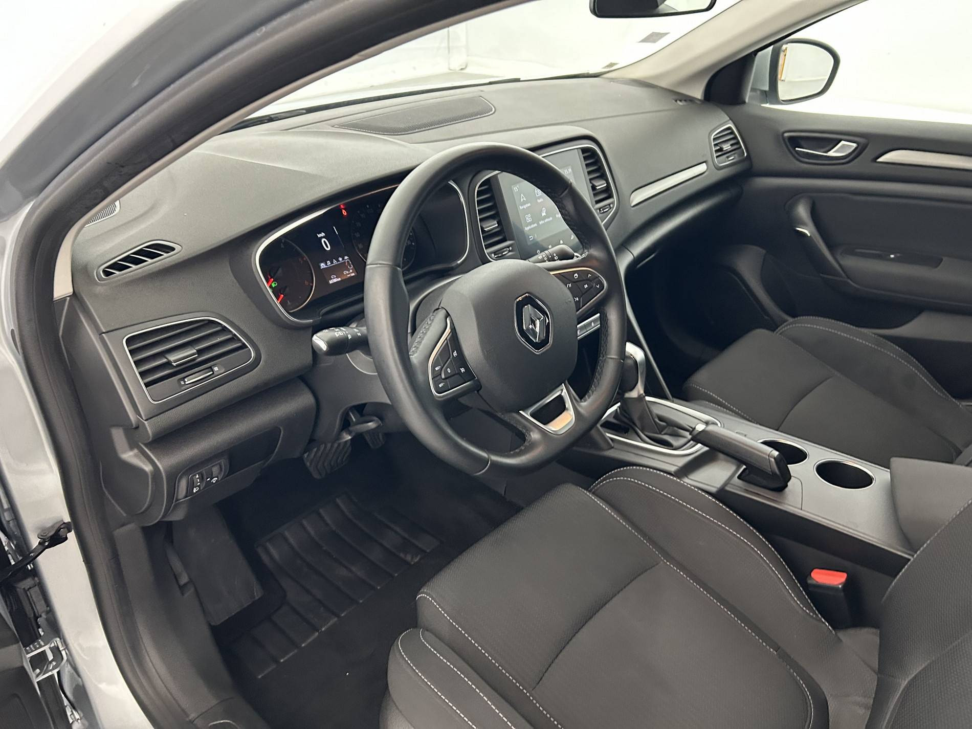 Vente en ligne Renault Megane 4 Mégane IV Berline Blue dCi 115 EDC - 21B au prix de 17 690 €