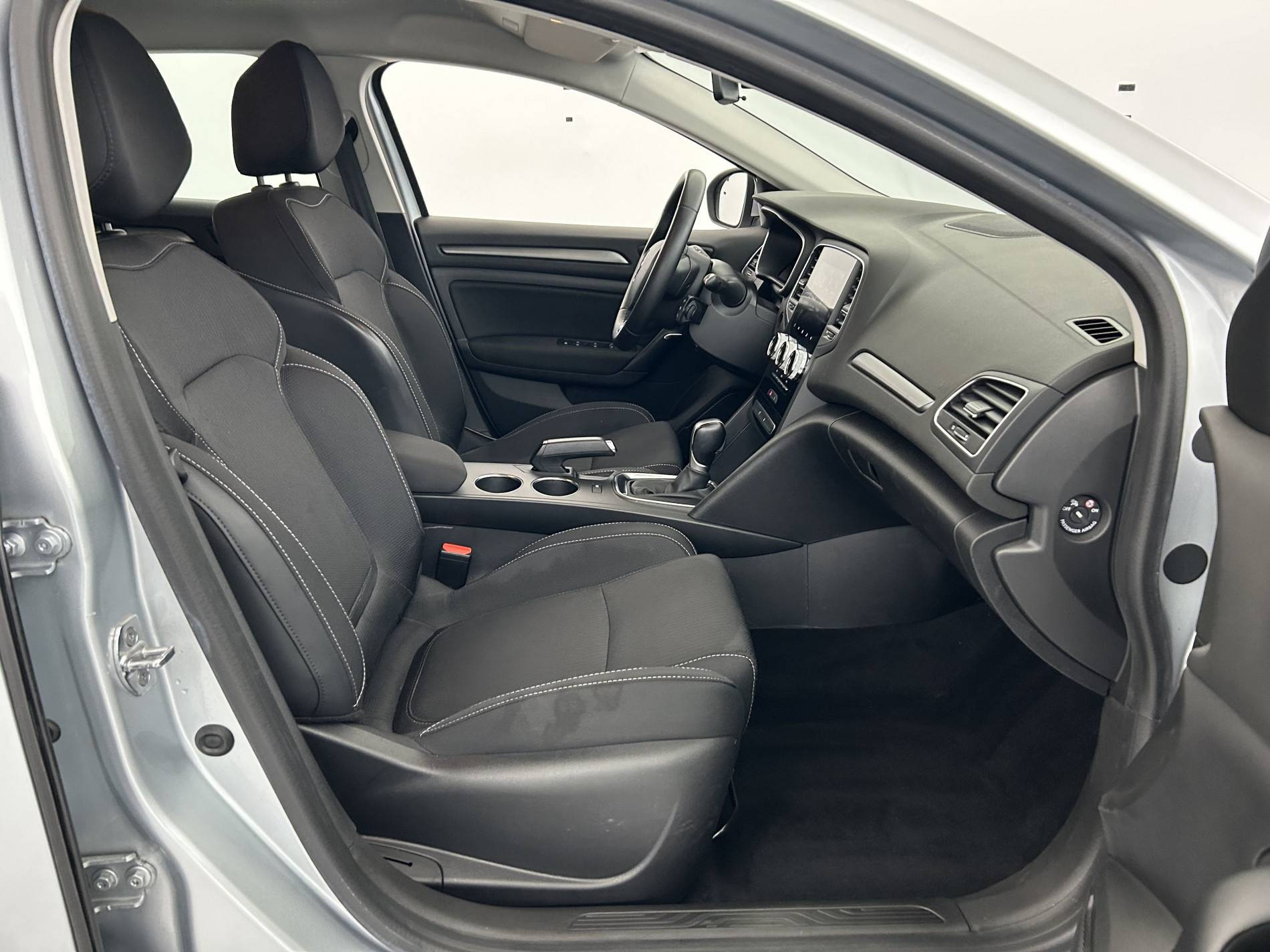 Vente en ligne Renault Megane 4 Mégane IV Berline Blue dCi 115 EDC - 21B au prix de 17 690 €