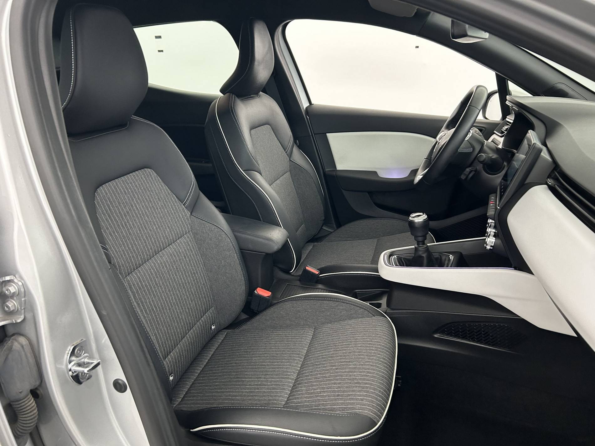 Vente en ligne Renault Clio 5 Clio Blue dCi 100 - 21N au prix de 15 490 €