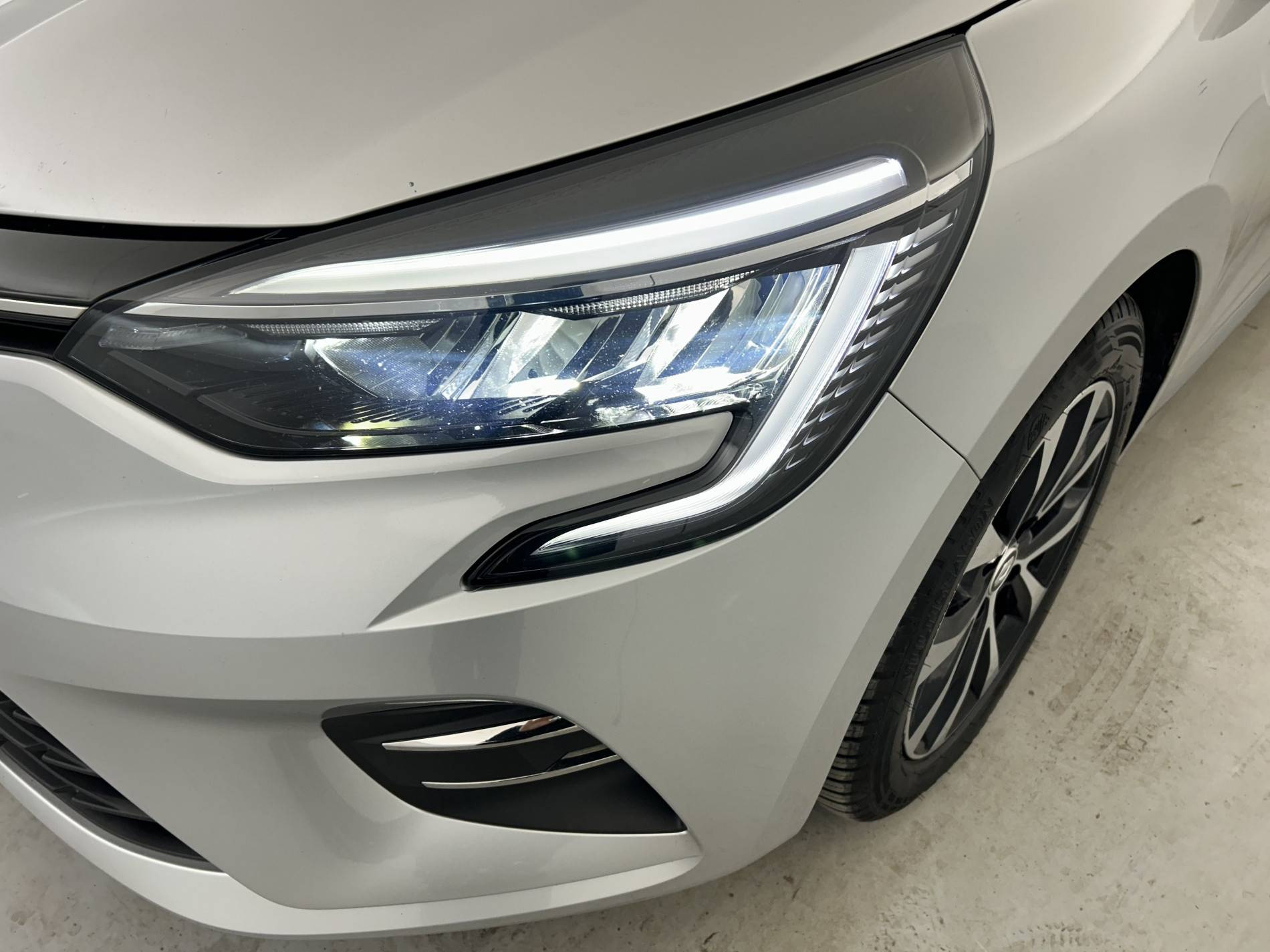 Vente en ligne Renault Clio 5 Clio Blue dCi 100 - 21N au prix de 15 490 €