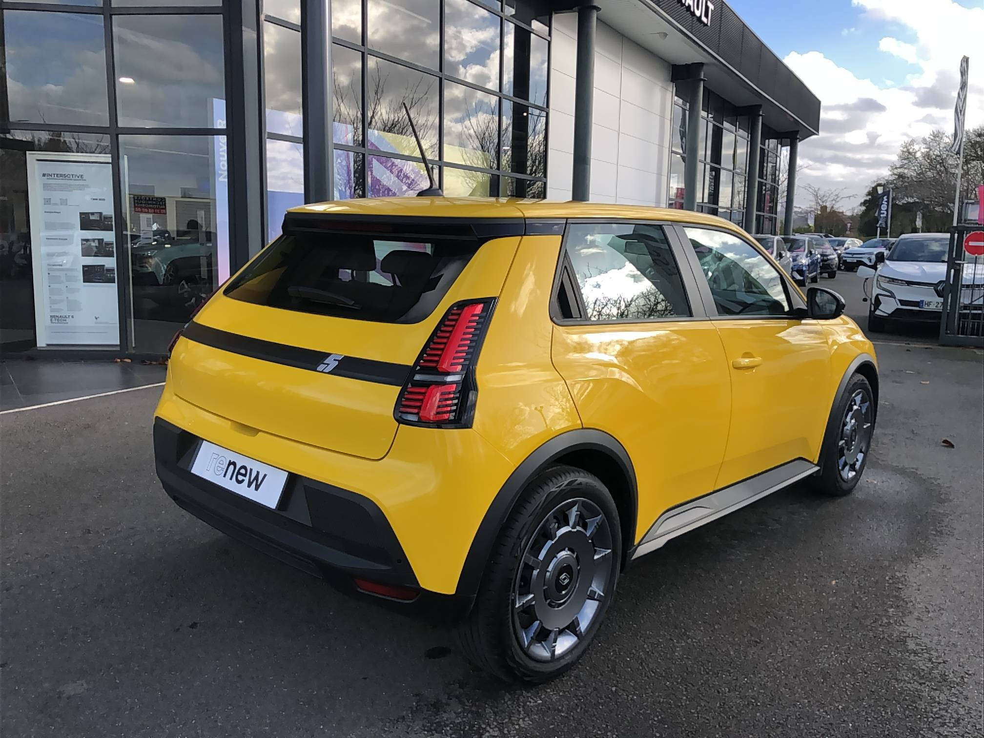 Vente en ligne Renault R5 E-Tech  120 ch autonomie urbaine au prix de 27 490 €