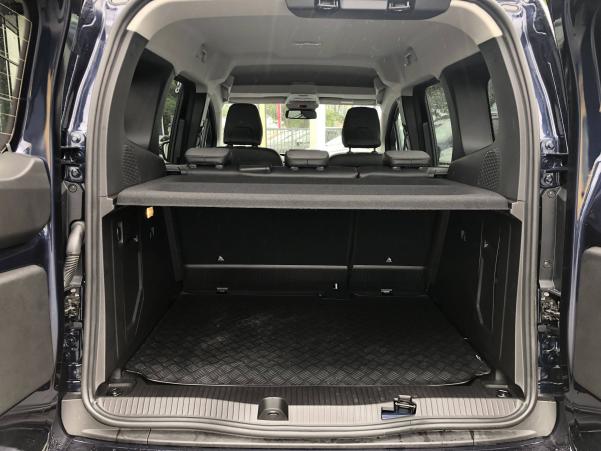 Vente en ligne Renault Kangoo  Blue dCi 115 au prix de 28 990 €