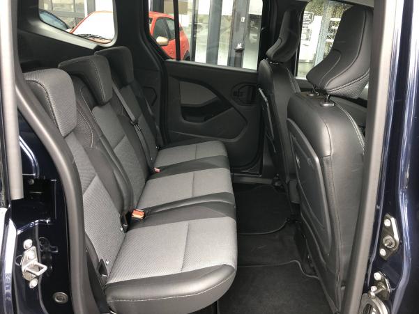 Vente en ligne Renault Kangoo  Blue dCi 115 au prix de 28 990 €