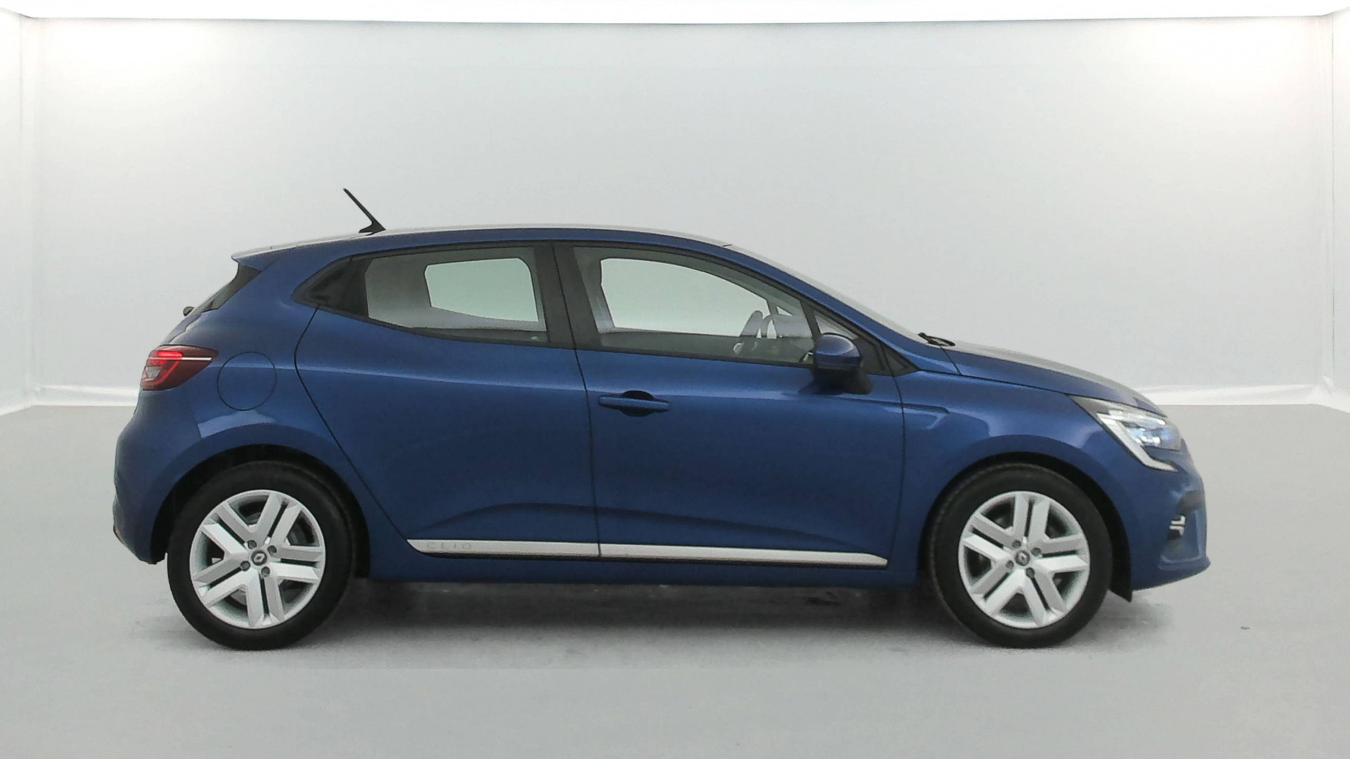 Vente en ligne Renault Clio 5 Clio Blue dCi 100 - 21N au prix de 14 990 €