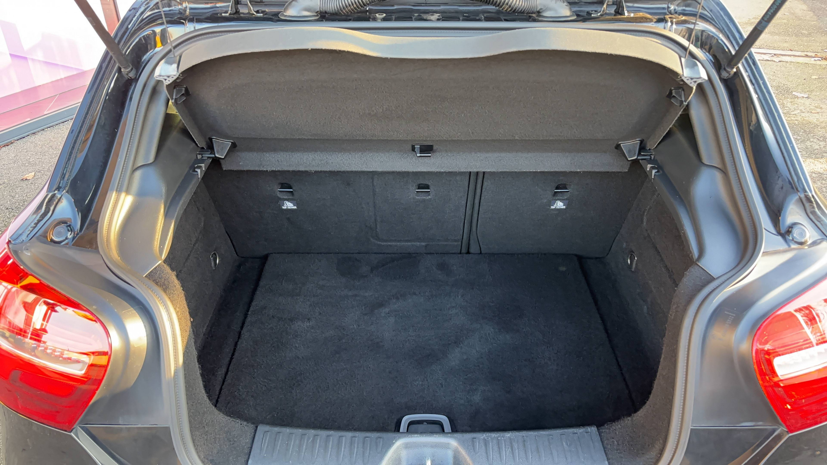 Vente en ligne Mercedes Classe A  180 d 7G-DCT au prix de 14 990 €