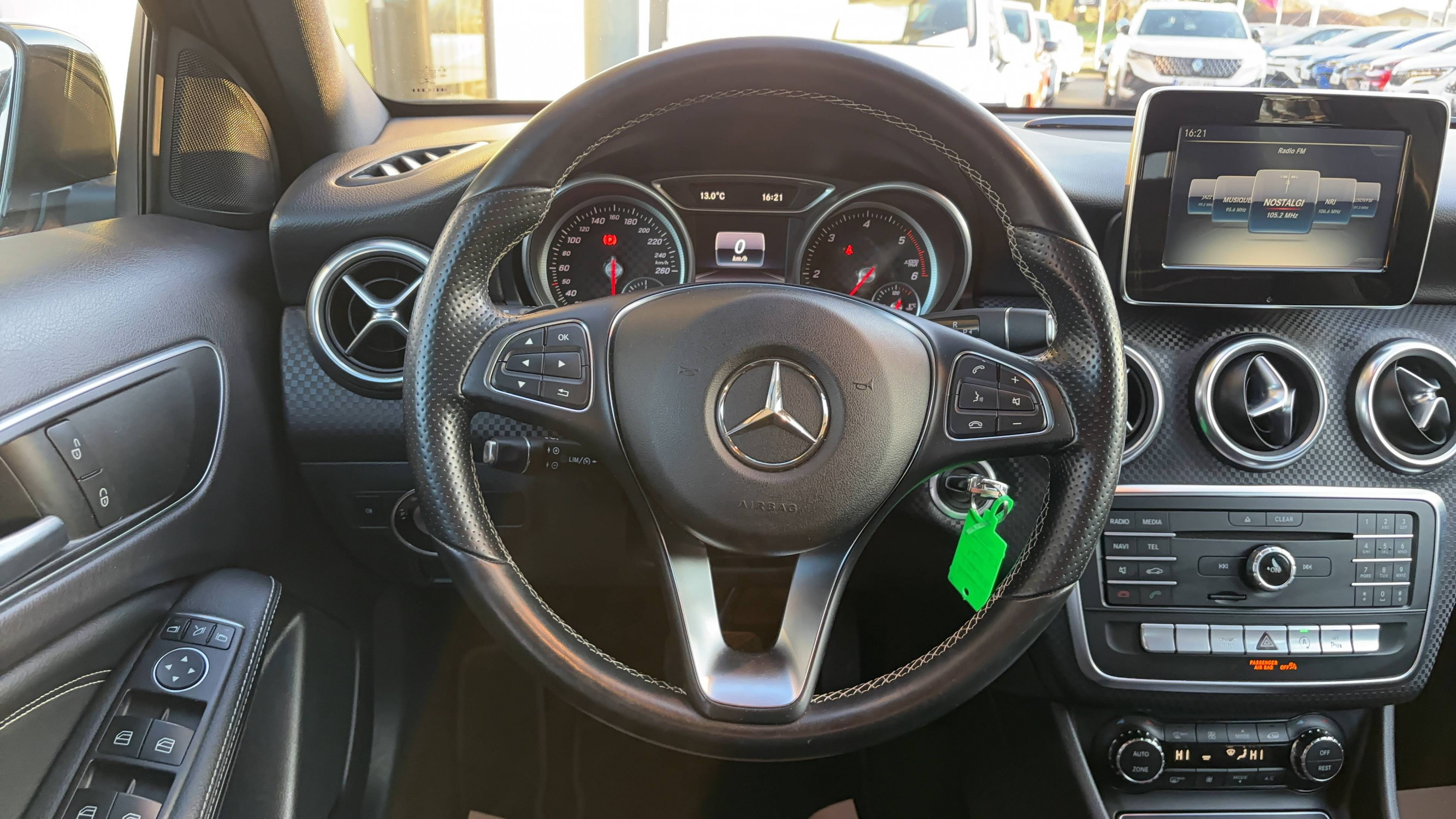 Vente en ligne Mercedes Classe A  180 d 7G-DCT au prix de 14 990 €