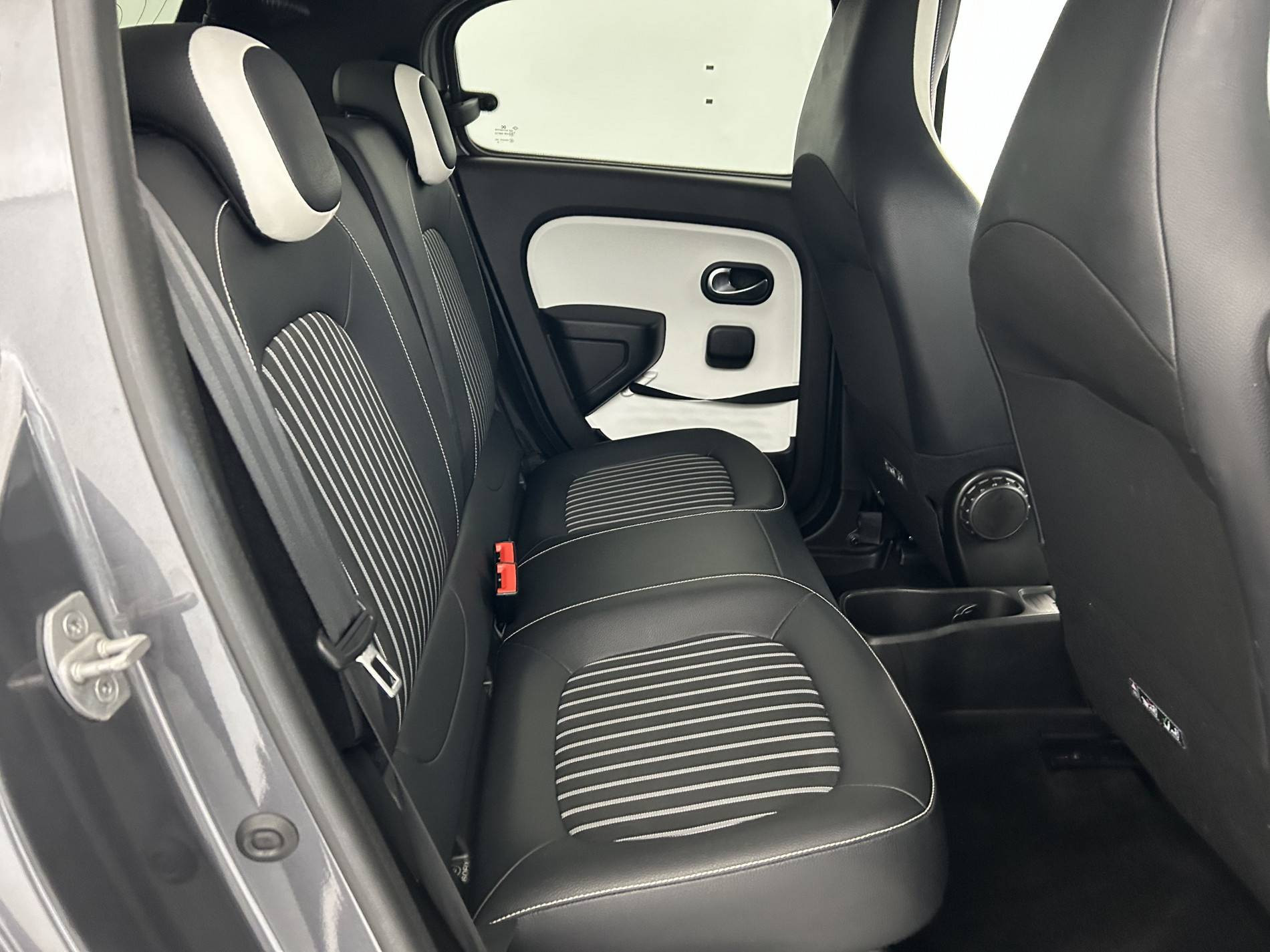 Vente en ligne Renault Twingo 3  TCe 95 au prix de 11 490 €