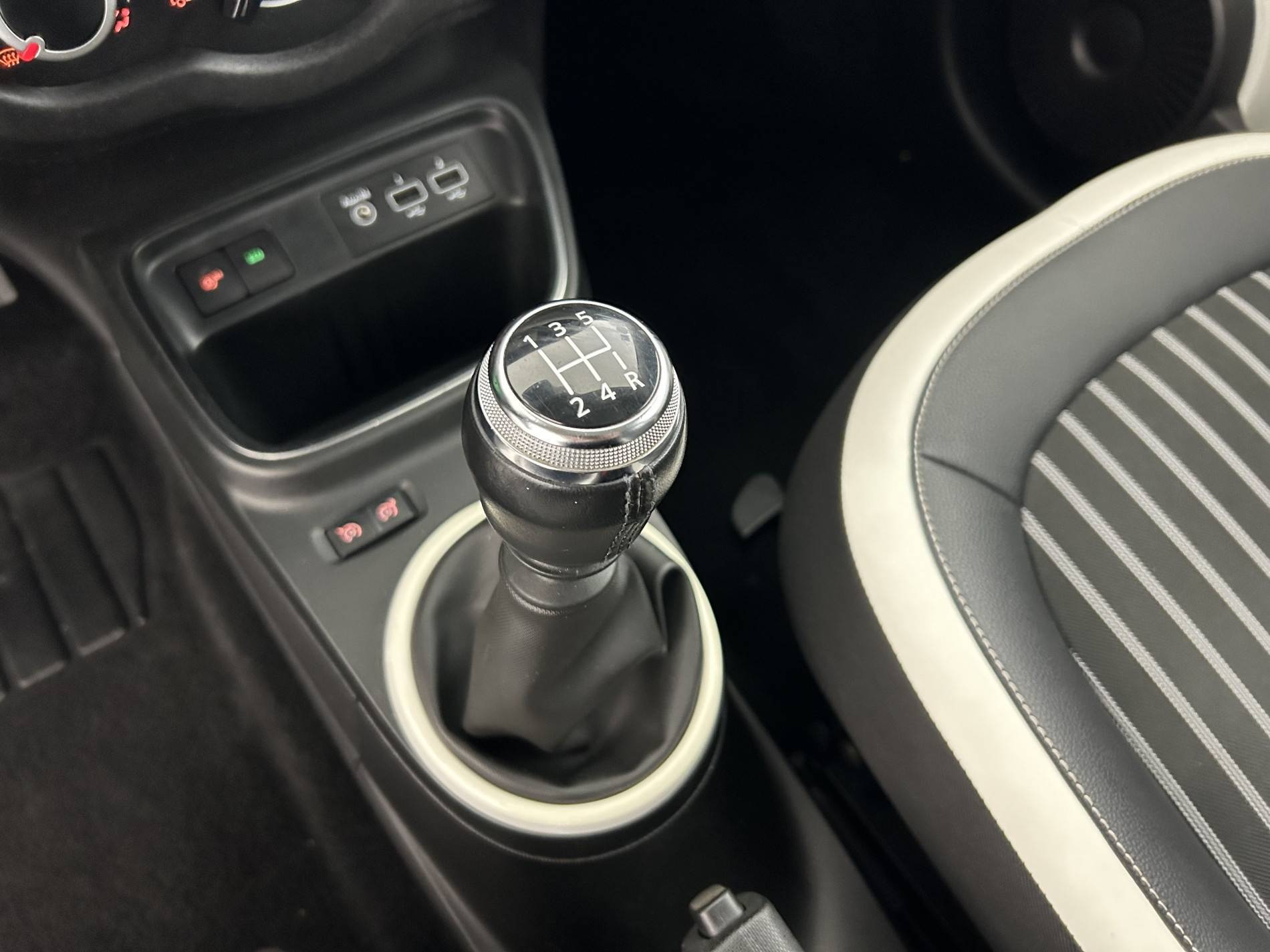 Vente en ligne Renault Twingo 3  TCe 95 au prix de 11 490 €