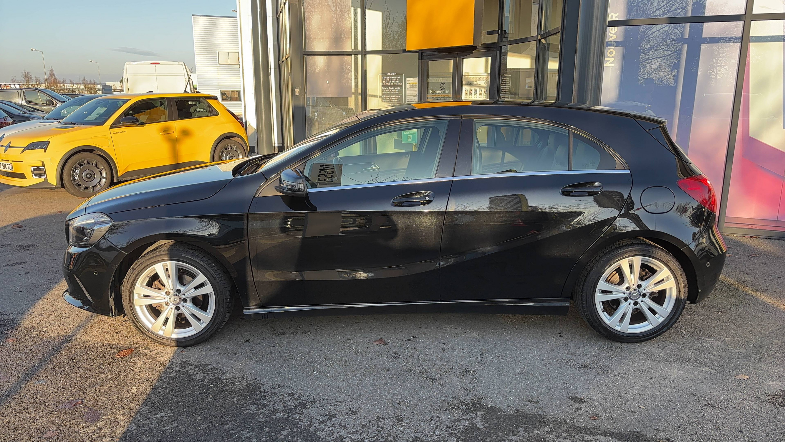 Vente en ligne Mercedes Classe A  180 d 7G-DCT au prix de 14 990 €