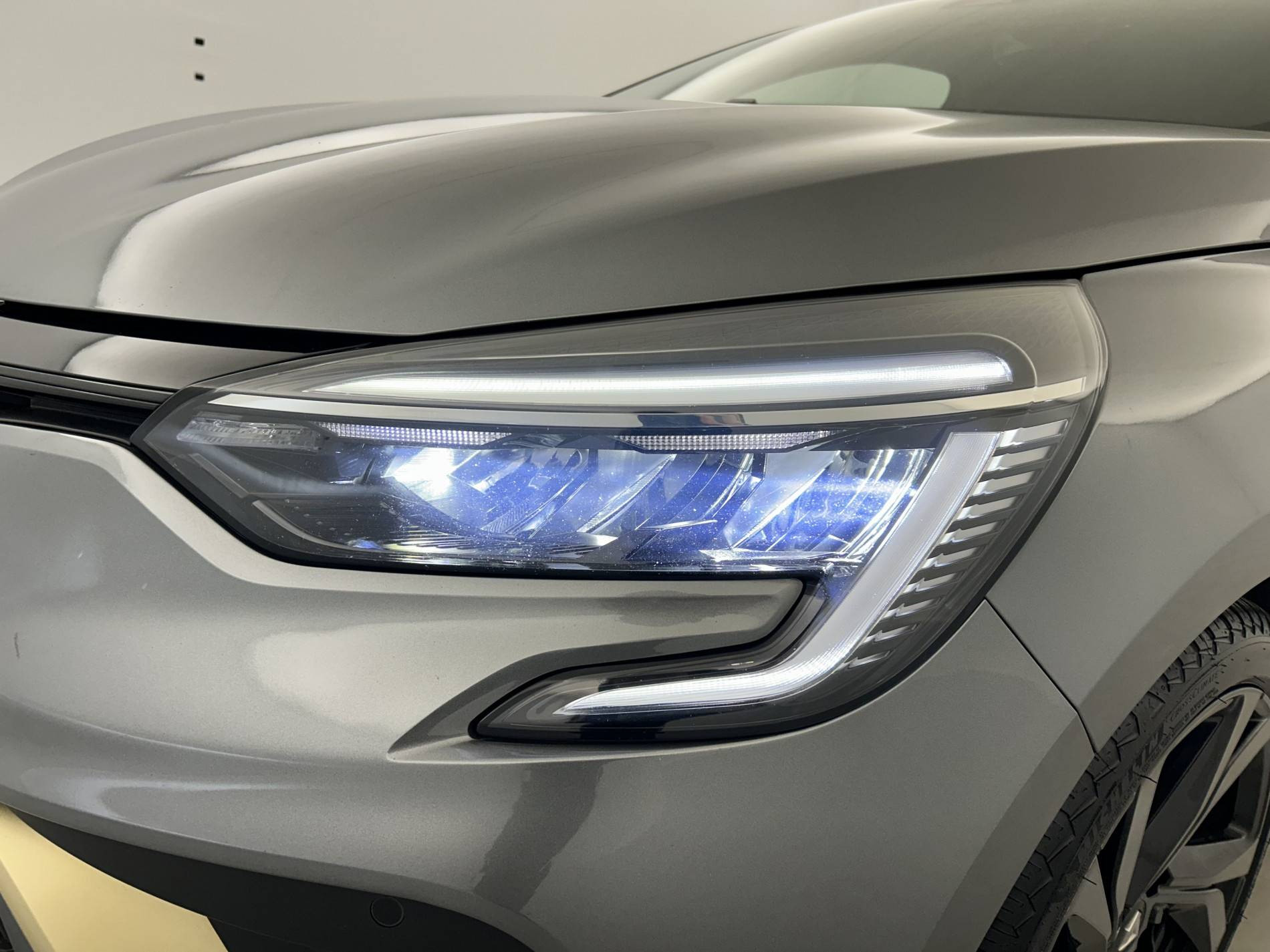 Vente en ligne Renault Clio 5 Clio E-Tech full hybrid 145 au prix de 19 990 €