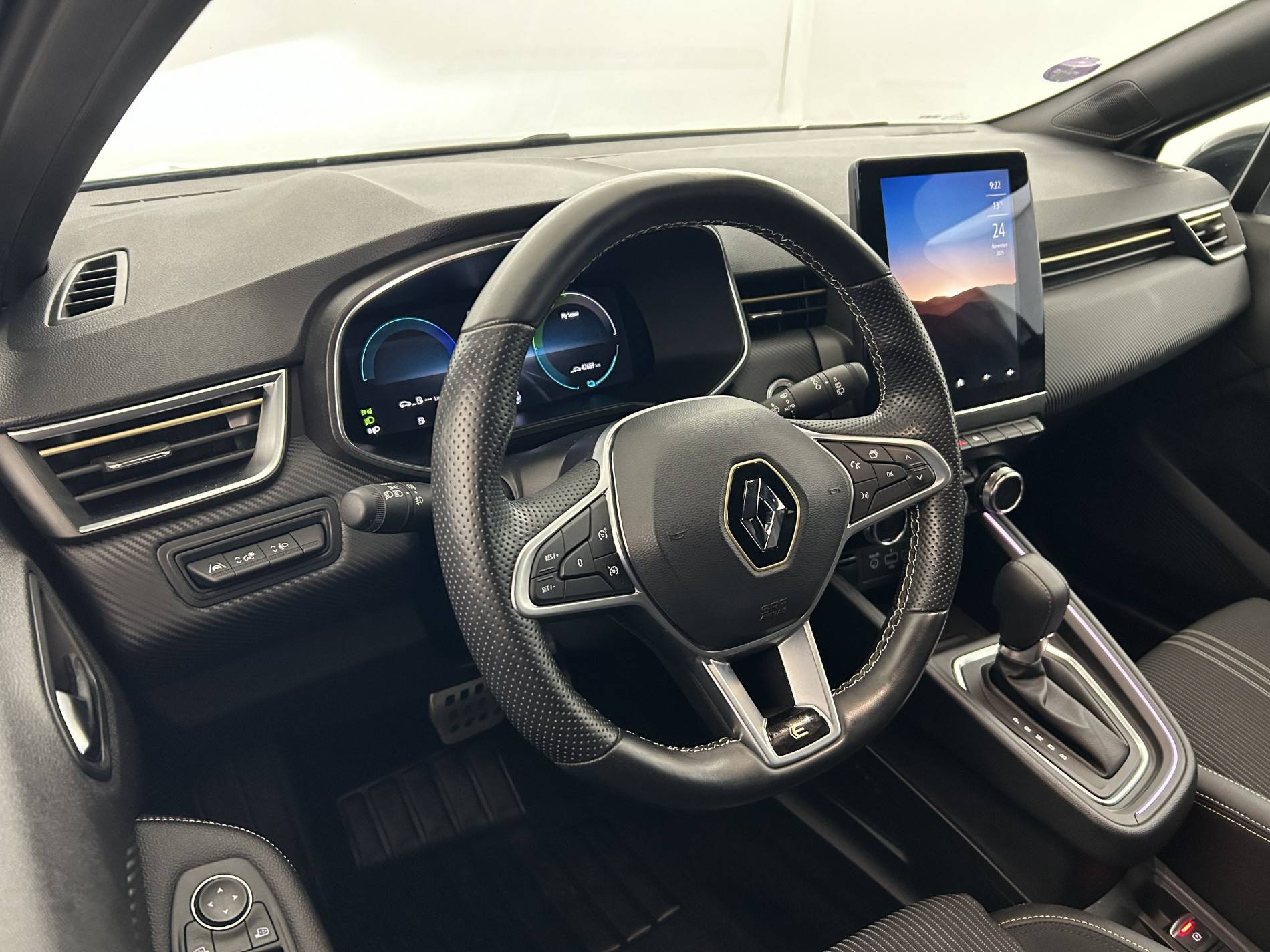 Vente en ligne Renault Clio 5 Clio E-Tech full hybrid 145 au prix de 19 990 €