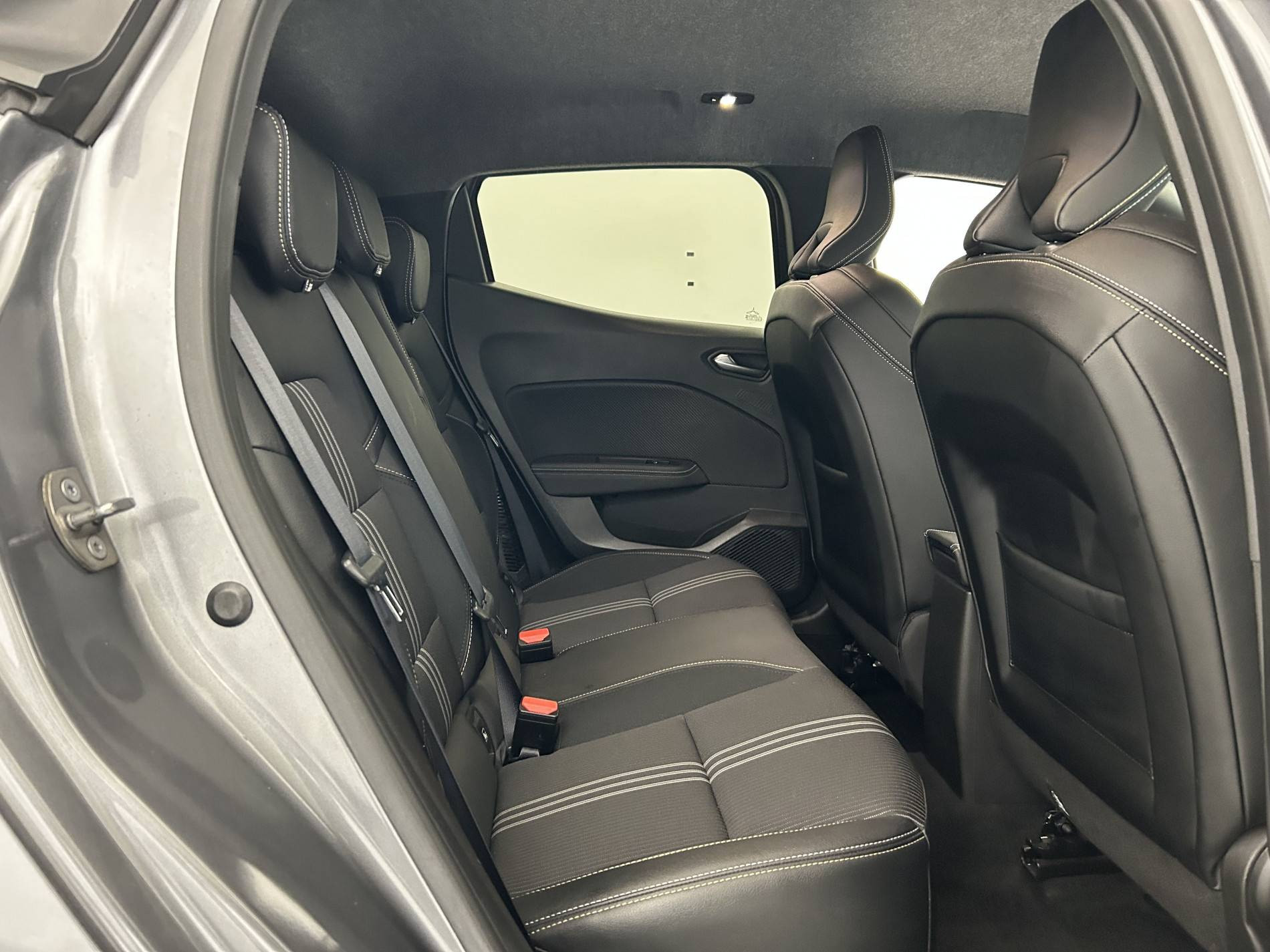 Vente en ligne Renault Clio 5 Clio E-Tech full hybrid 145 au prix de 19 990 €