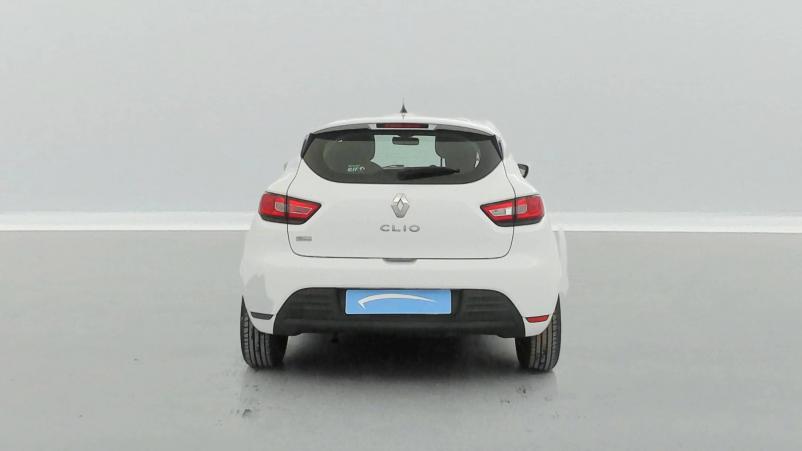 Vente en ligne Renault Clio 4 Clio 1.2 16V 75 au prix de 10 990 €