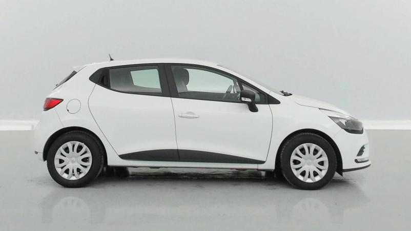 Vente en ligne Renault Clio 4 Clio 1.2 16V 75 au prix de 10 990 €