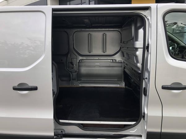 Vente en ligne Renault Trafic 3 Fourgon TRAFIC FGN L2H1 1300 KG DCI 120 au prix de 19 490 €