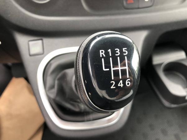 Vente en ligne Renault Trafic 3 Fourgon TRAFIC FGN L2H1 1300 KG DCI 120 au prix de 19 490 €