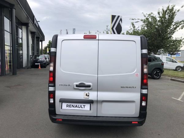 Vente en ligne Renault Trafic 3 Fourgon TRAFIC FGN L2H1 1300 KG DCI 120 au prix de 19 490 €