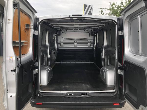 Vente en ligne Renault Trafic 3 Fourgon TRAFIC FGN L2H1 1300 KG DCI 120 au prix de 19 490 €