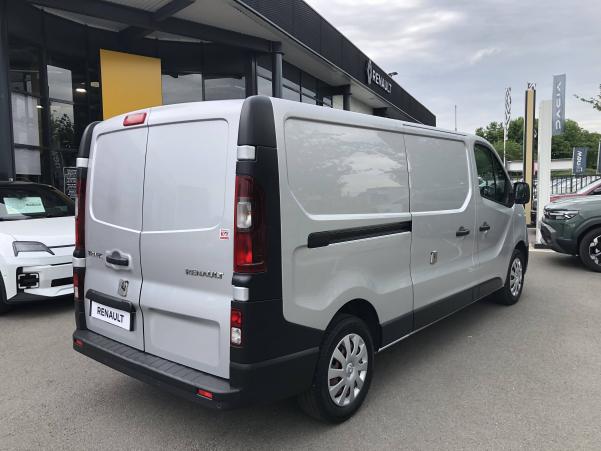 Vente en ligne Renault Trafic 3 Fourgon TRAFIC FGN L2H1 1300 KG DCI 120 au prix de 19 490 €