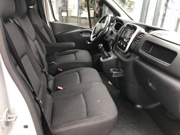 Vente en ligne Renault Trafic 3 Fourgon TRAFIC FGN L2H1 1300 KG DCI 120 au prix de 19 490 €