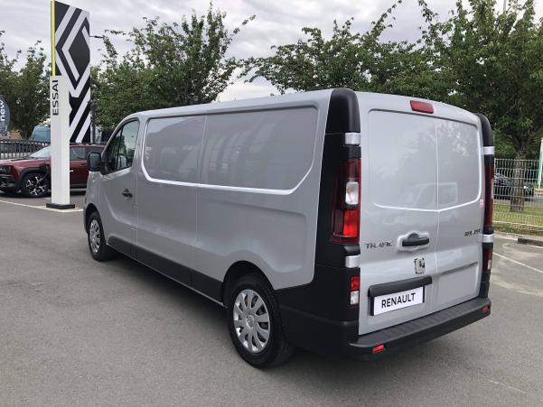 Vente en ligne Renault Trafic 3 Fourgon TRAFIC FGN L2H1 1300 KG DCI 120 au prix de 19 490 €