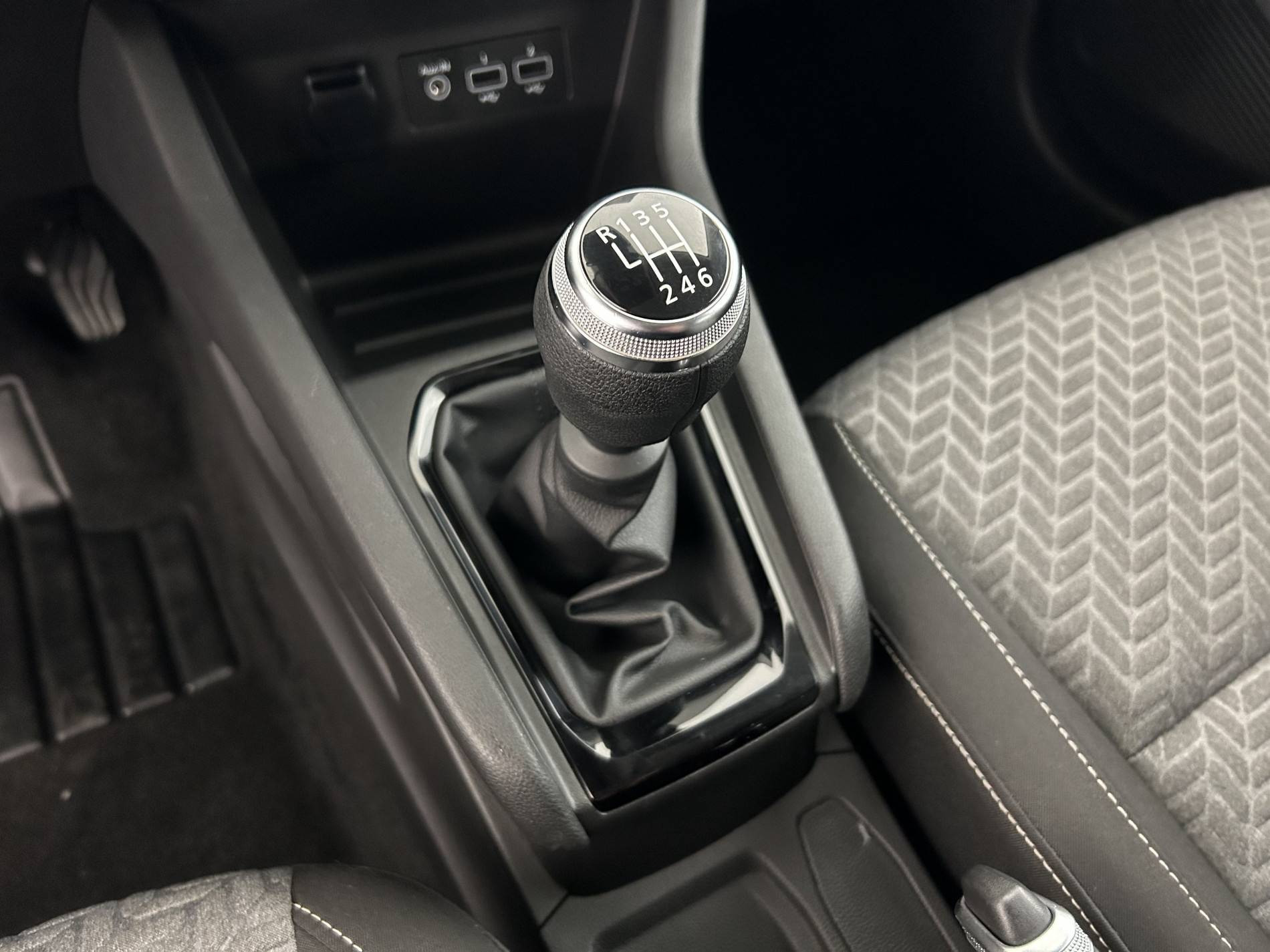 Vente en ligne Renault Clio 5 Clio TCe 90 au prix de 14 990 €