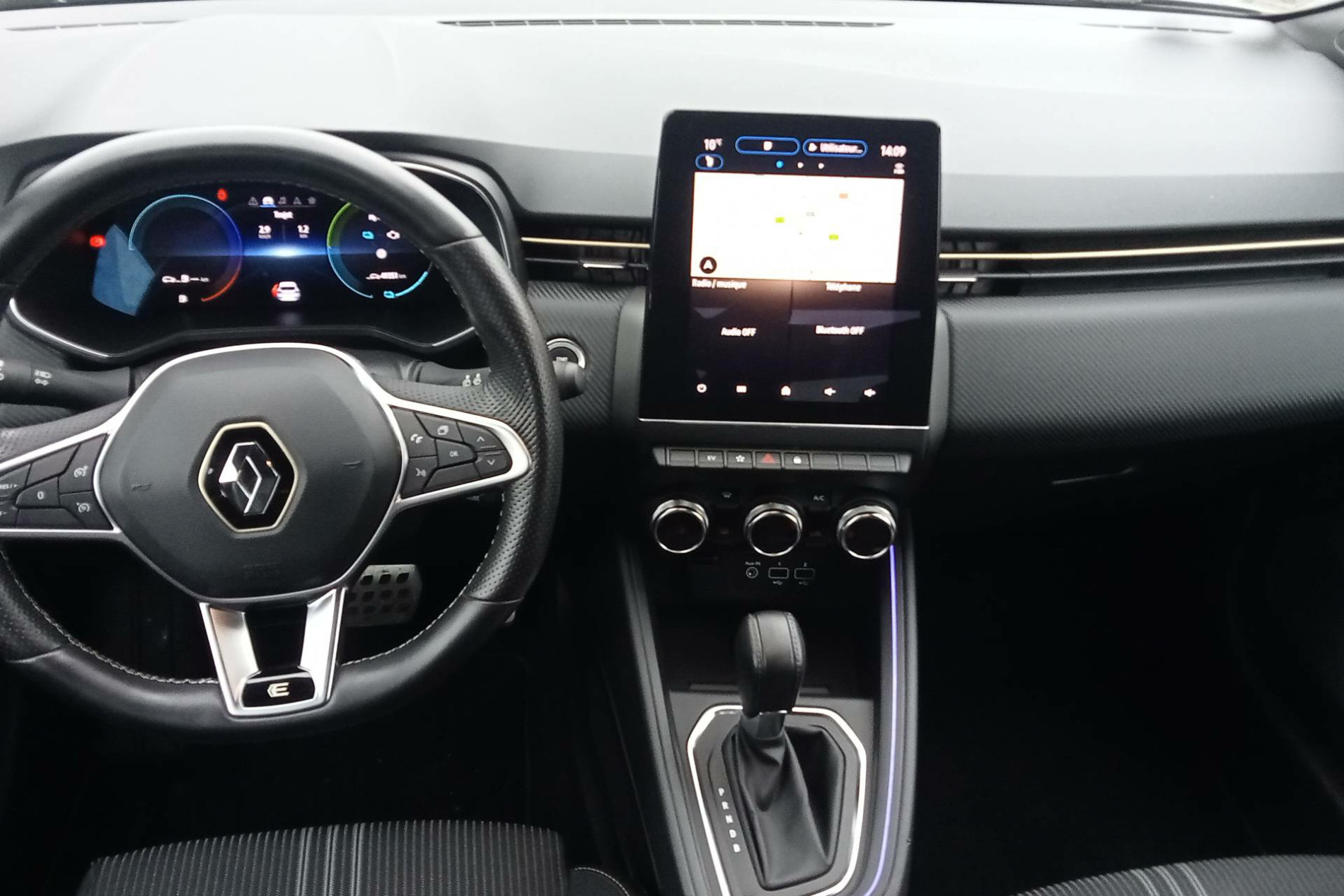 Vente en ligne Renault Clio 5 Clio E-Tech full hybrid 145 au prix de 19 690 €