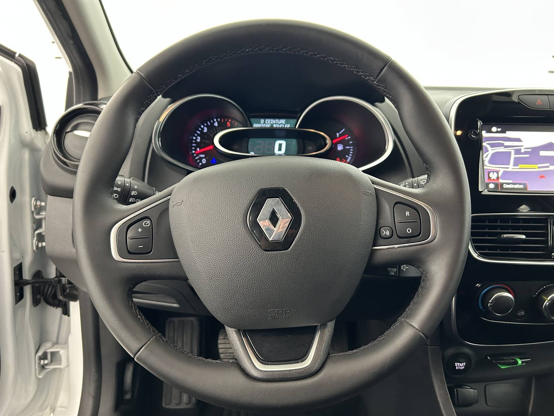 Vente en ligne Renault Clio 4 Clio dCi 90 E6C au prix de 11 990 €