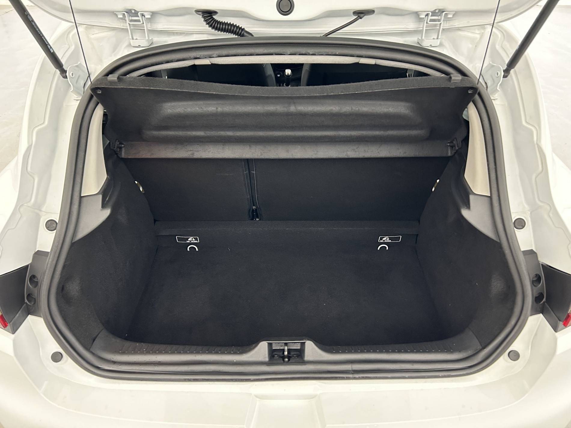 Vente en ligne Renault Clio 4 Clio dCi 90 E6C au prix de 11 990 €