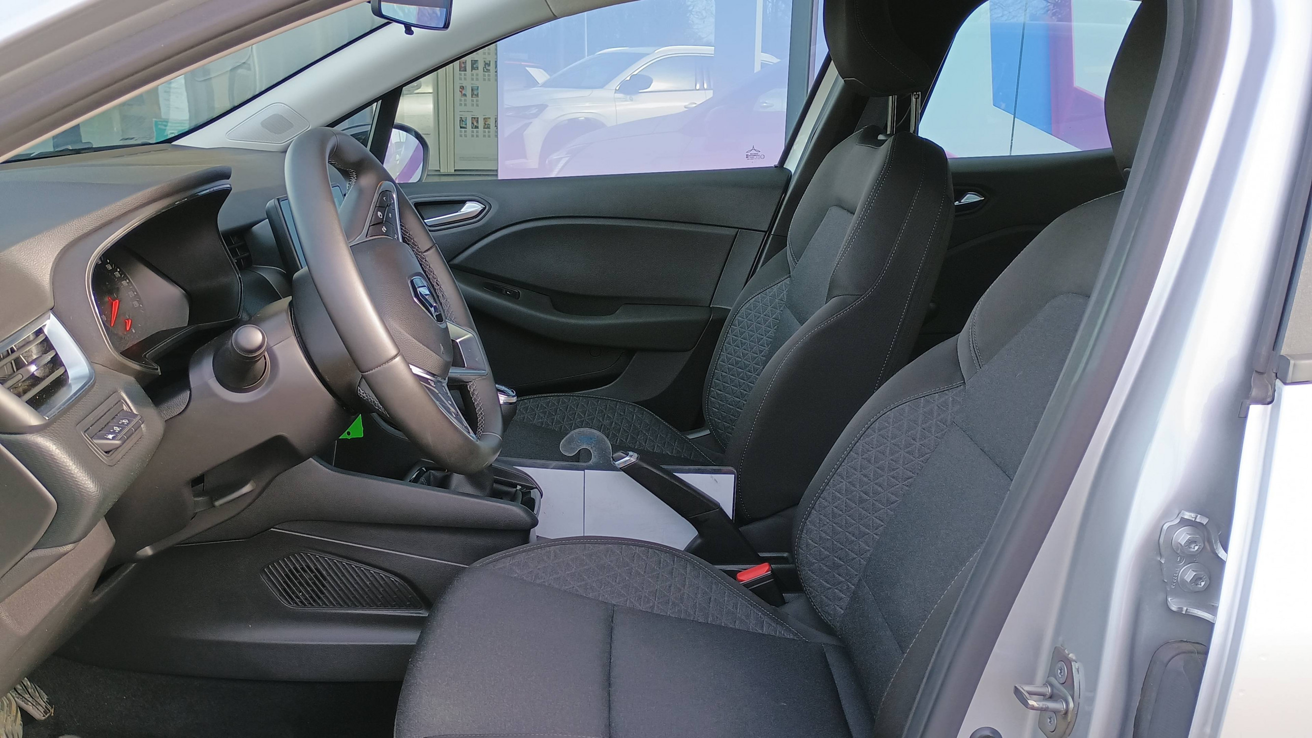 Vente en ligne Renault Clio 5 Clio TCe 90 au prix de 14 790 €