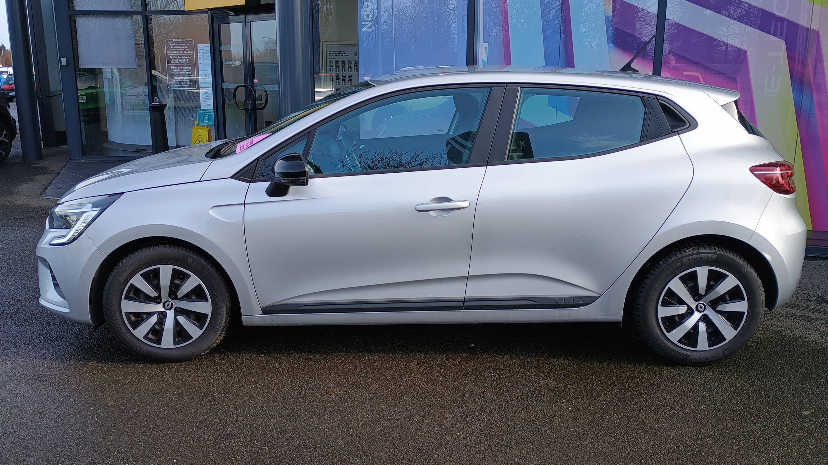 Vente en ligne Renault Clio 5 Clio TCe 90 au prix de 14 790 €