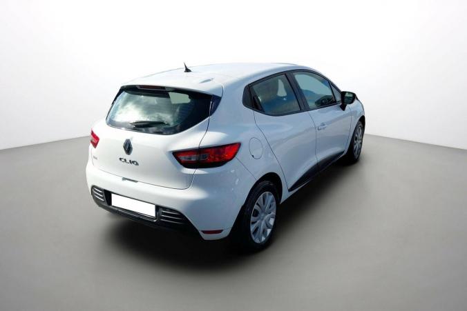 Vente en ligne Renault Clio 4 Clio 1.2 16V 75 au prix de 10 990 €