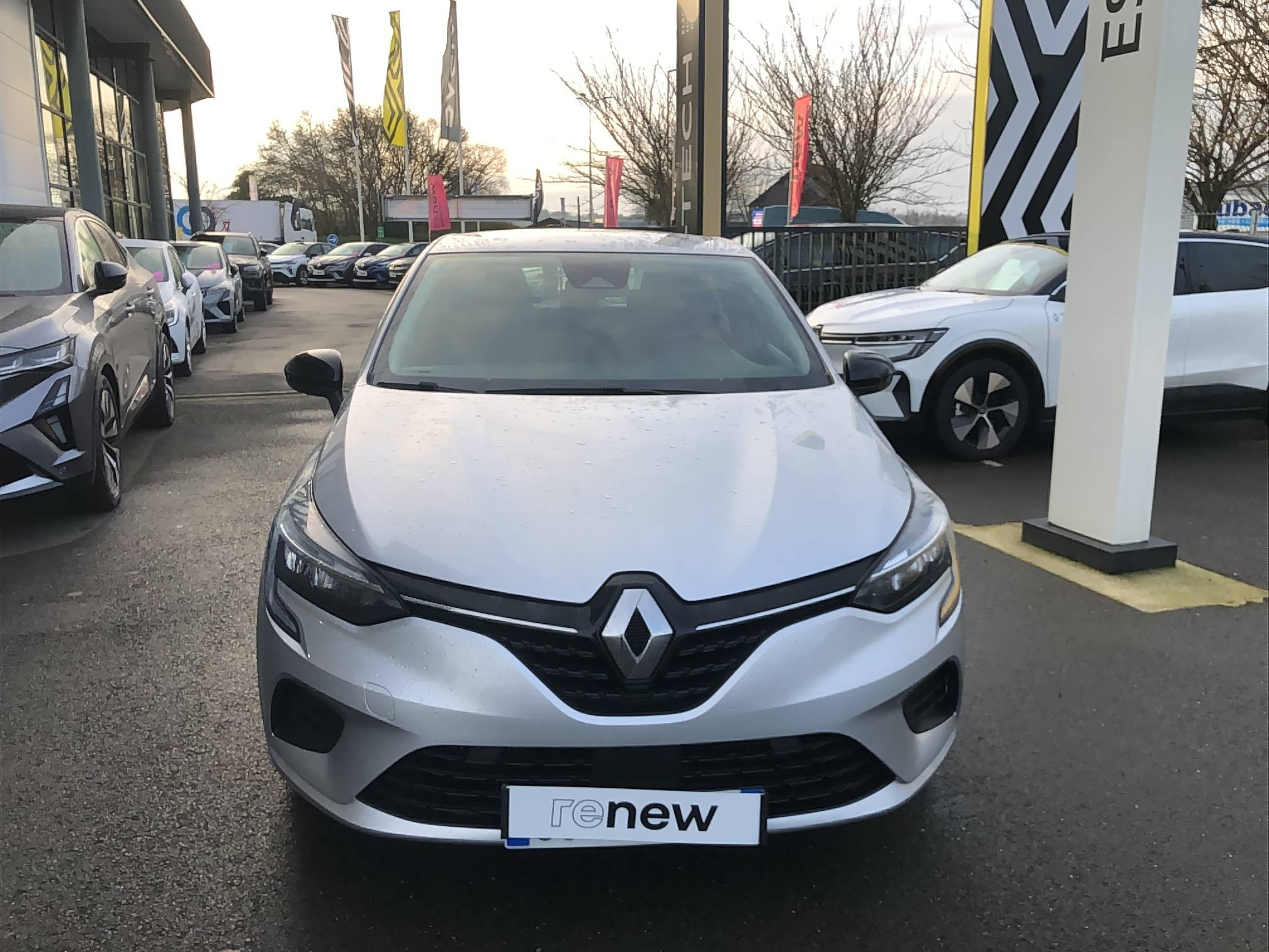 Vente en ligne Renault Clio 5 Clio TCe 90 au prix de 12 990 €