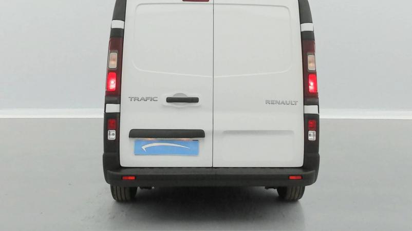 Vente en ligne Renault Trafic 3 Fourgon TRAFIC FGN L2H1 1300 KG DCI 120 au prix de 23 490 €