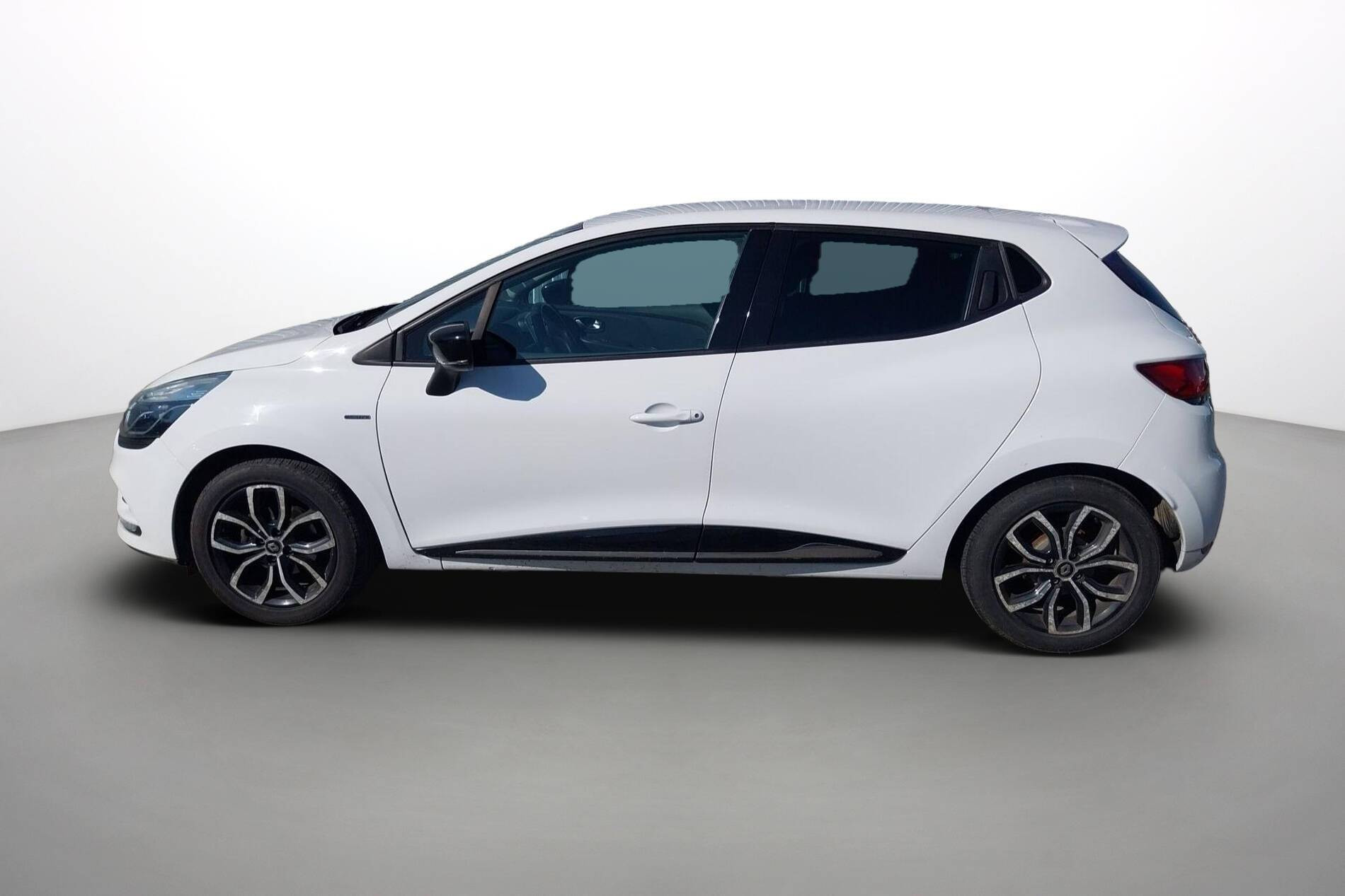 Vente en ligne Renault Clio 4 Clio TCe 90 au prix de 10 690 €