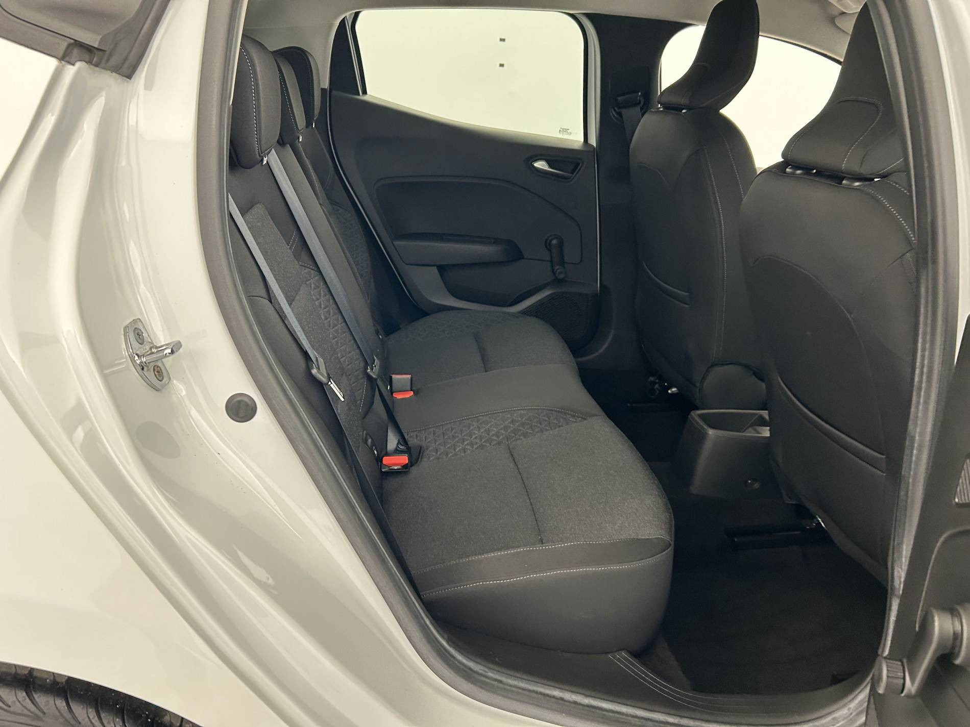 Vente en ligne Renault Clio 5 Clio TCe 100 au prix de 13 990 €