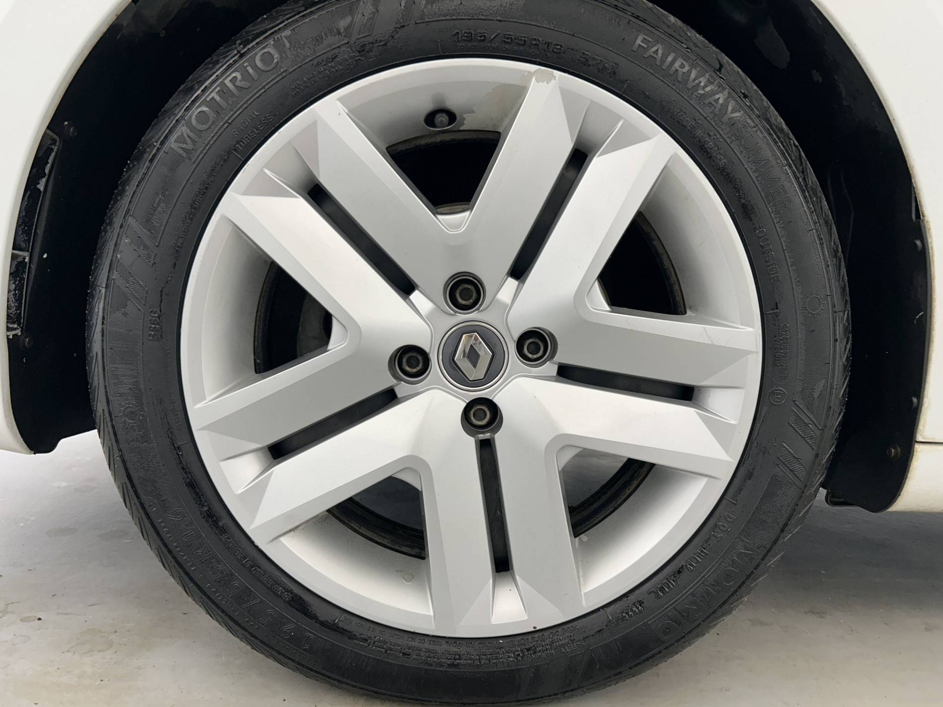 Vente en ligne Renault Clio 5 Clio TCe 100 au prix de 13 990 €