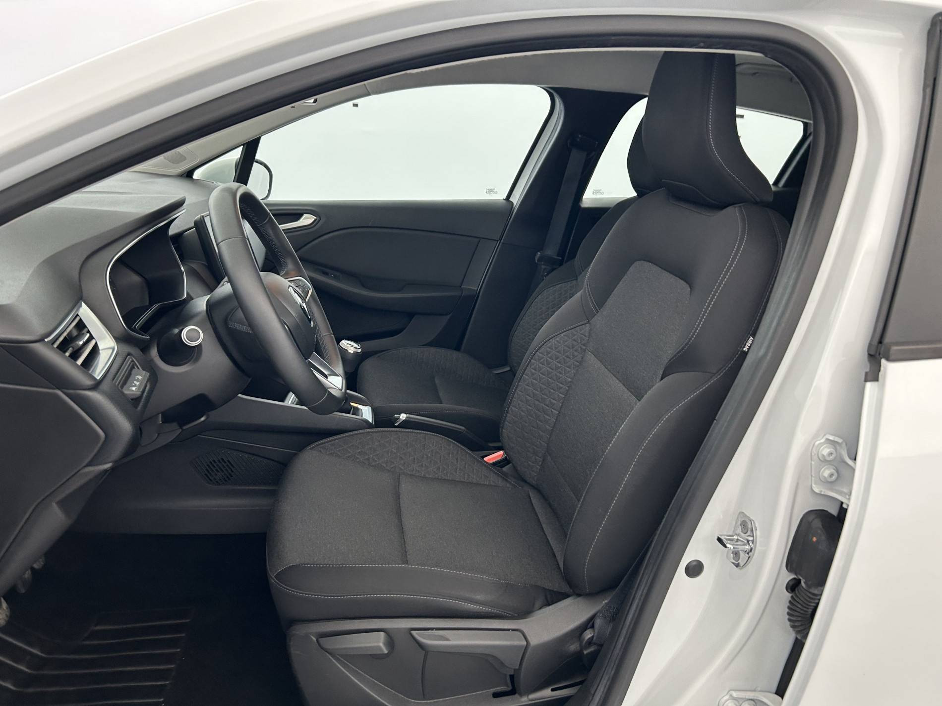 Vente en ligne Renault Clio 5 Clio TCe 100 au prix de 13 990 €