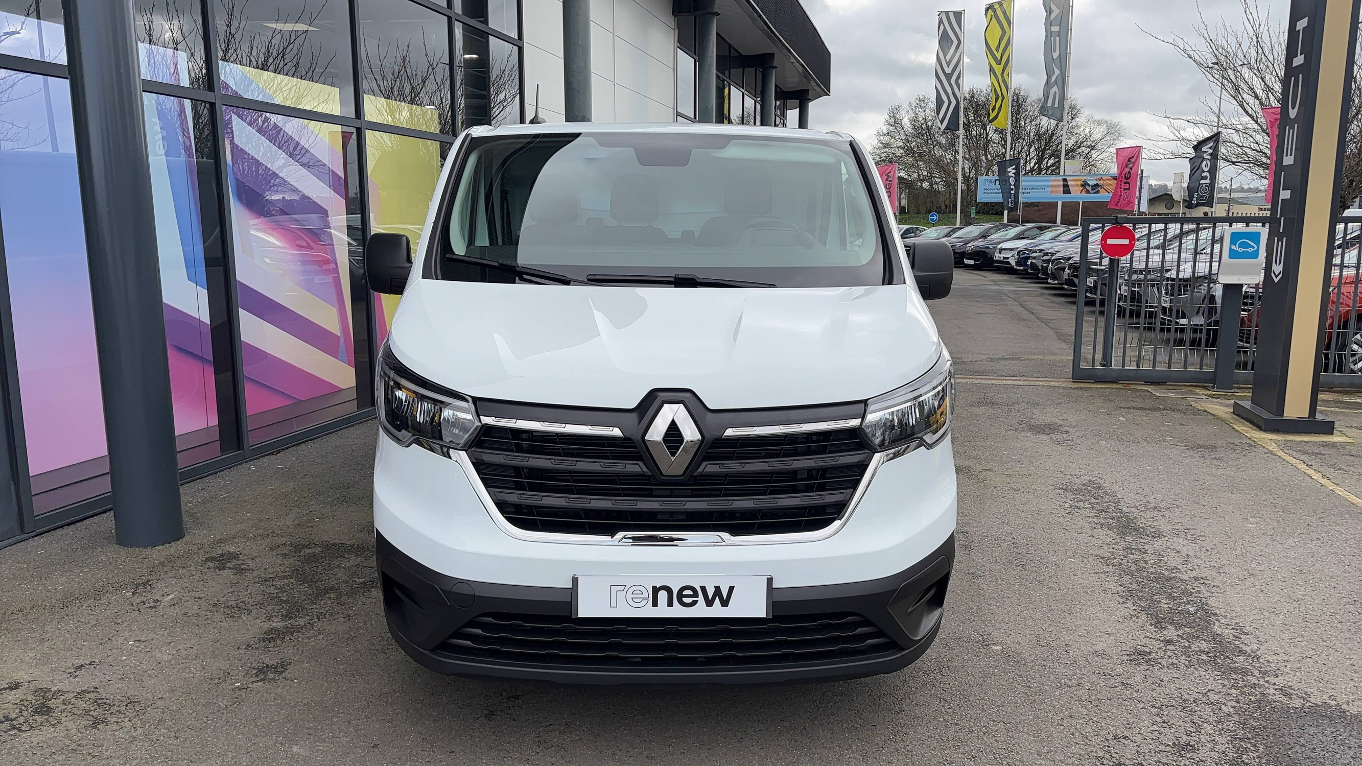 Vente en ligne Renault Trafic 3 Fourgon TRAFIC FGN L1H1 3000 KG BLUE DCI 130 au prix de 25 990 €