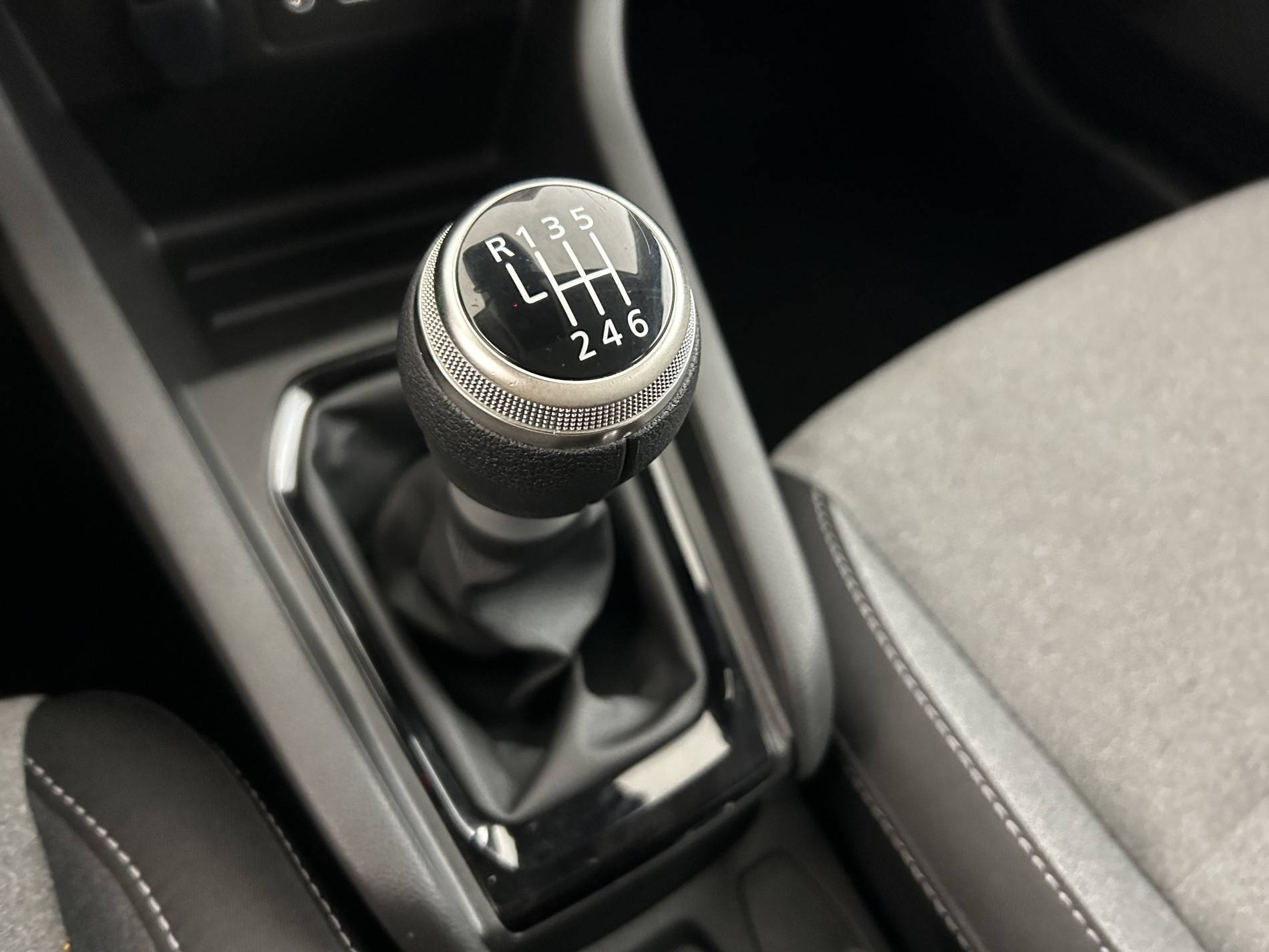 Vente en ligne Renault Clio 5 Clio Eco-G 100 ch GSR2 au prix de 16 990 €