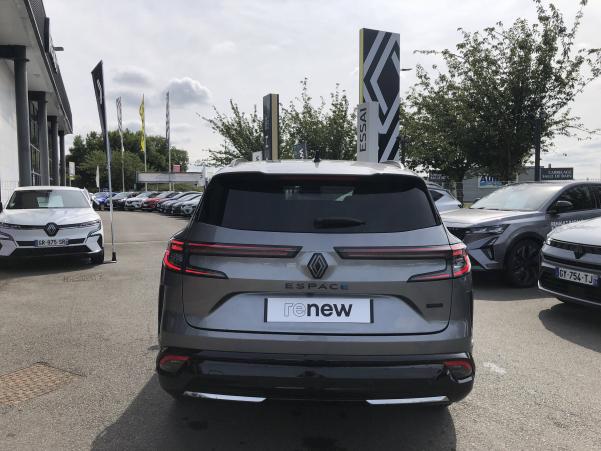 Vente en ligne Renault Nouveau Espace Espace E-Tech hybrid 200 au prix de 45 990 €