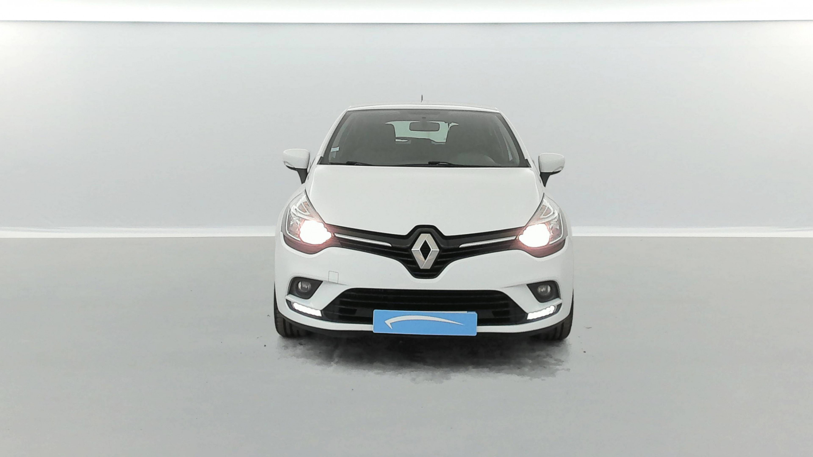 Vente en ligne Renault Clio 4 Clio dCi 90 E6C au prix de 11 990 €