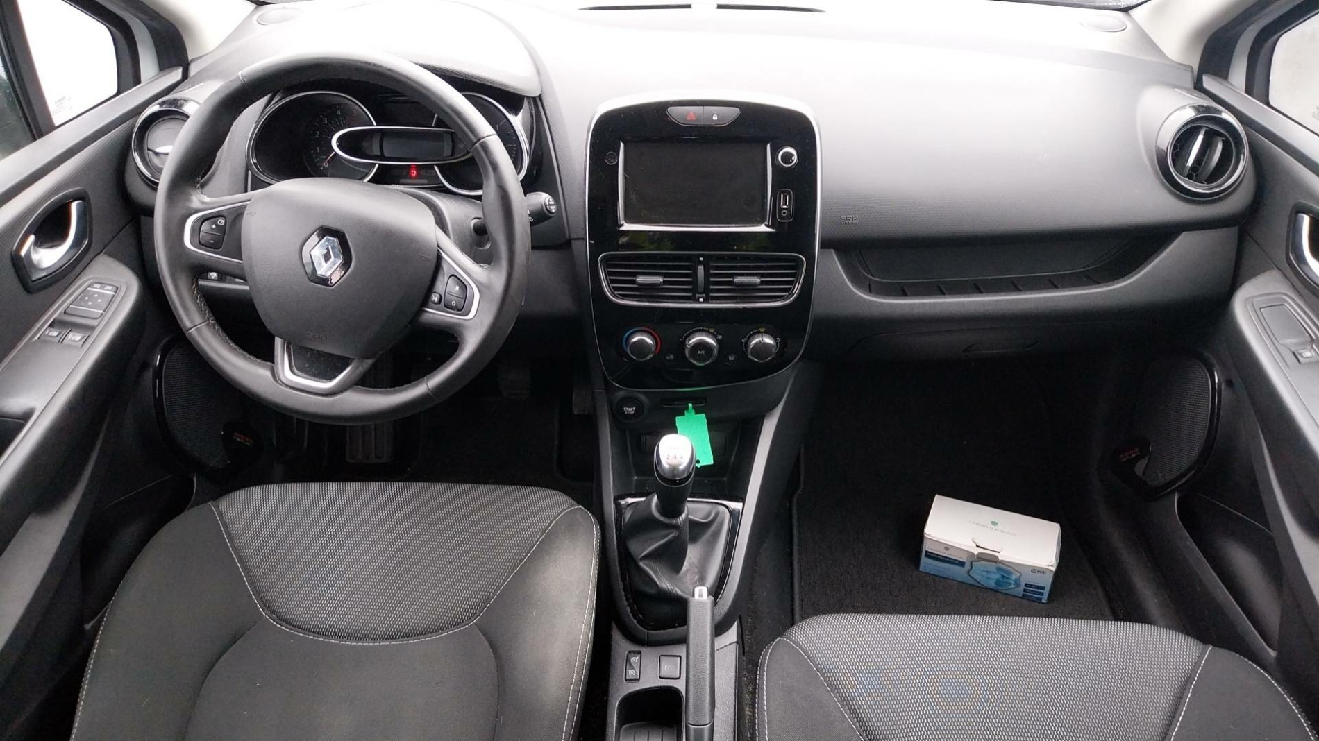 Vente en ligne Renault Clio 4 Clio dCi 90 E6C au prix de 11 990 €