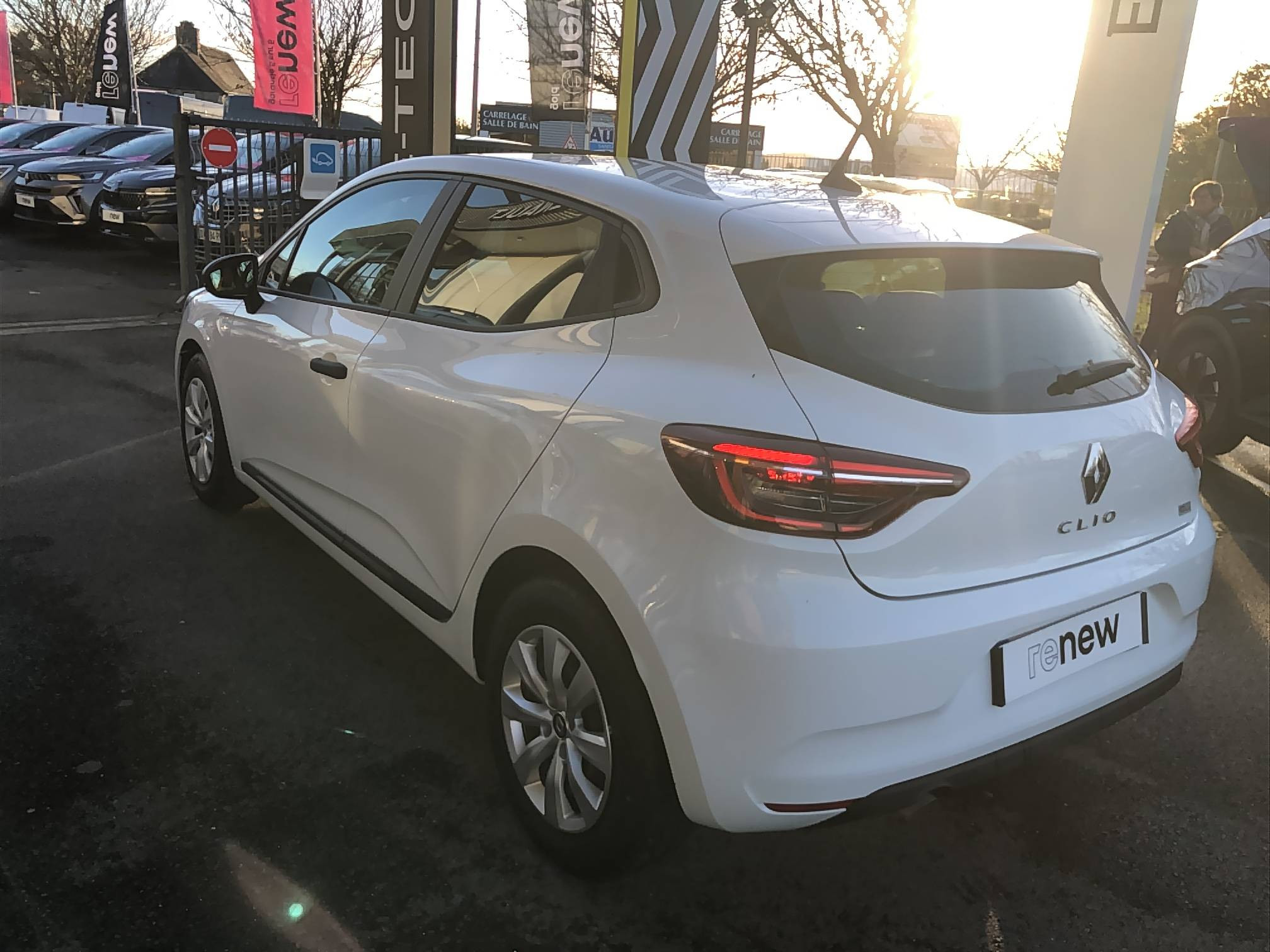 Vente en ligne Renault Clio 5 Clio SCe 65 au prix de 13 990 €