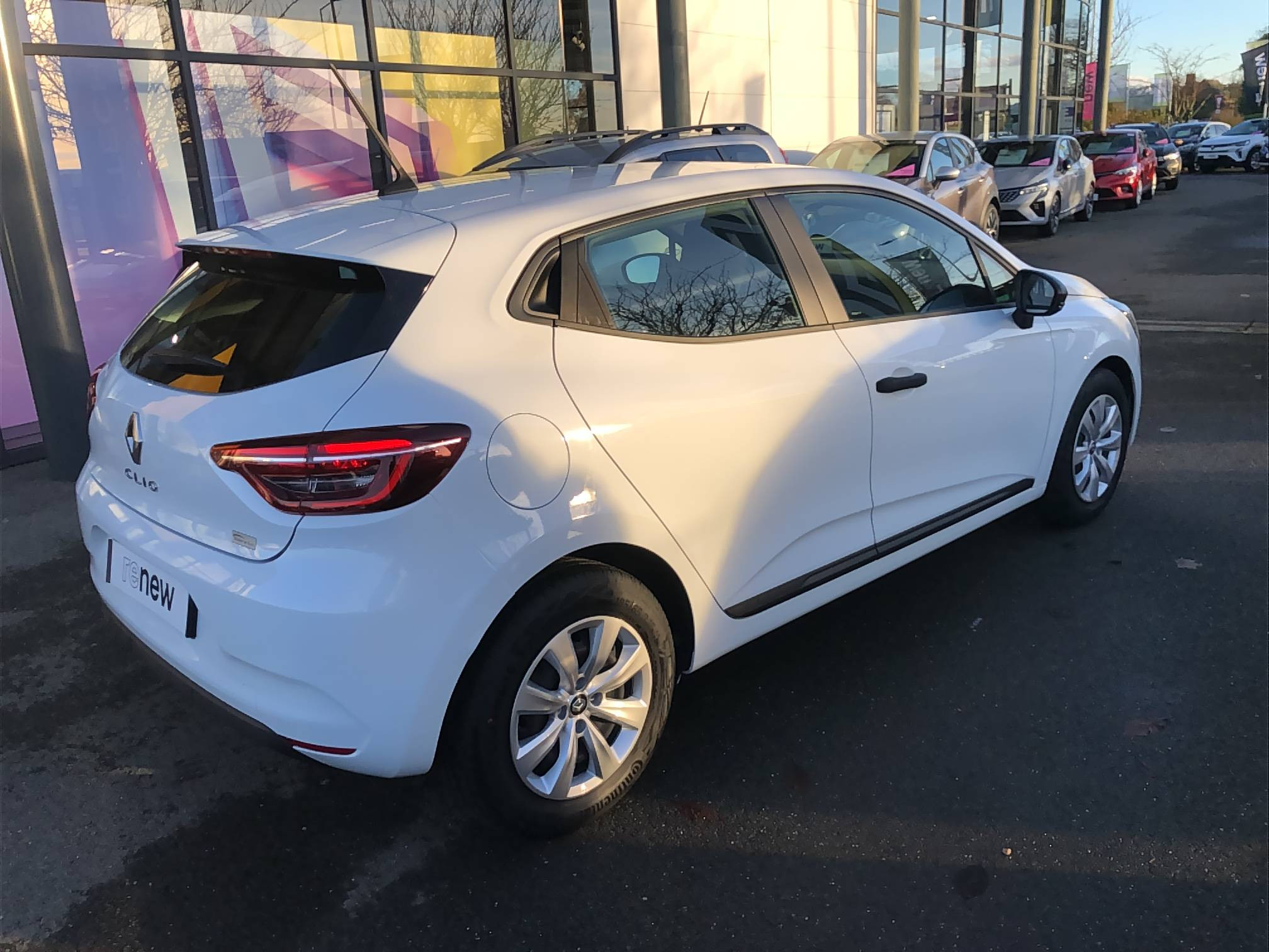 Vente en ligne Renault Clio 5 Clio SCe 65 au prix de 13 990 €