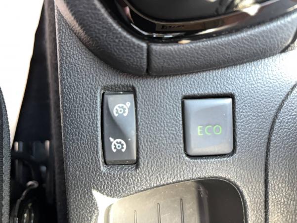 Vente en ligne Renault Clio 4 Clio dCi 75 Energy E6C au prix de 10 490 €