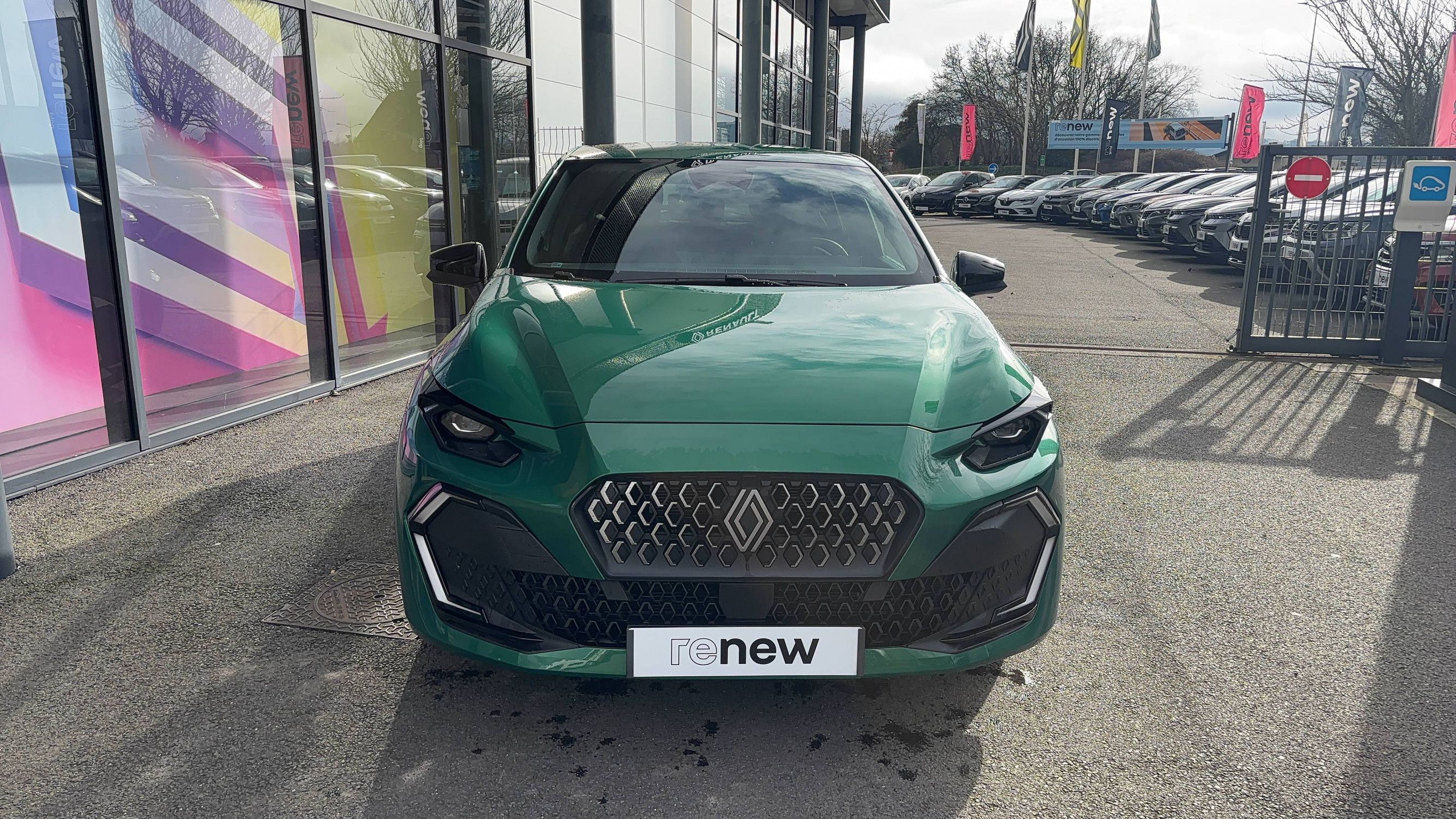 Vente en ligne Renault Clio 6 Clio E-Tech full hybrid 160 ch au prix de 28 200 €