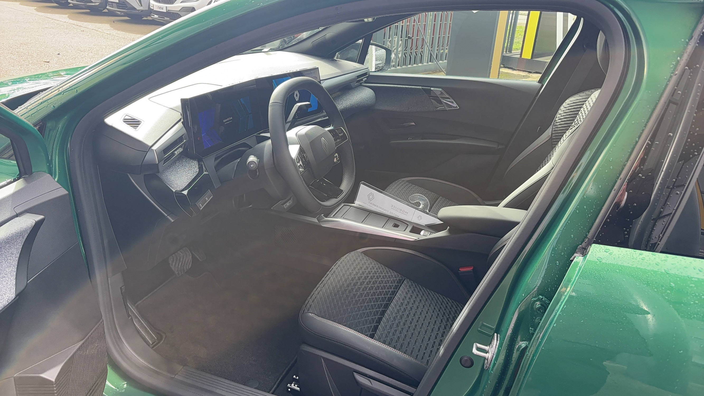 Vente en ligne Renault Clio 6 Clio E-Tech full hybrid 160 ch au prix de 28 200 €