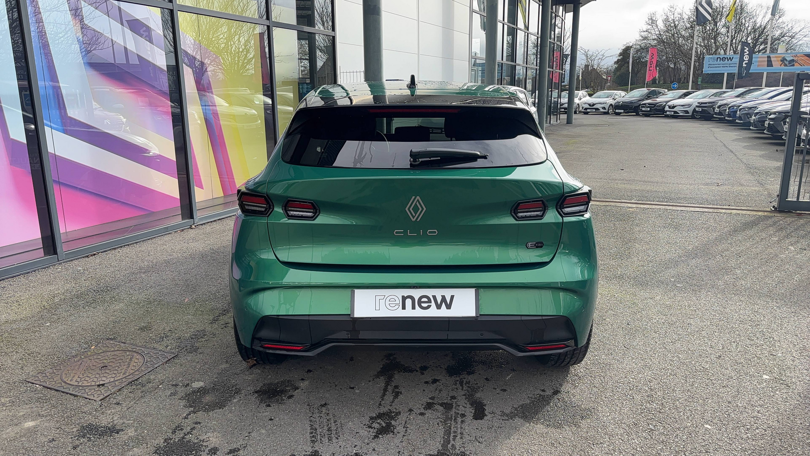 Vente en ligne Renault Clio 6 Clio E-Tech full hybrid 160 ch au prix de 28 200 €